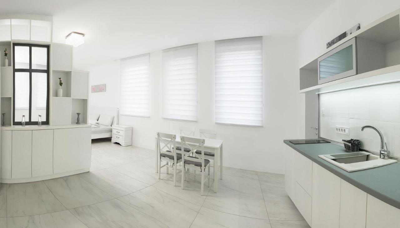 Corso Lux Apartman Gyula Ngoại thất bức ảnh