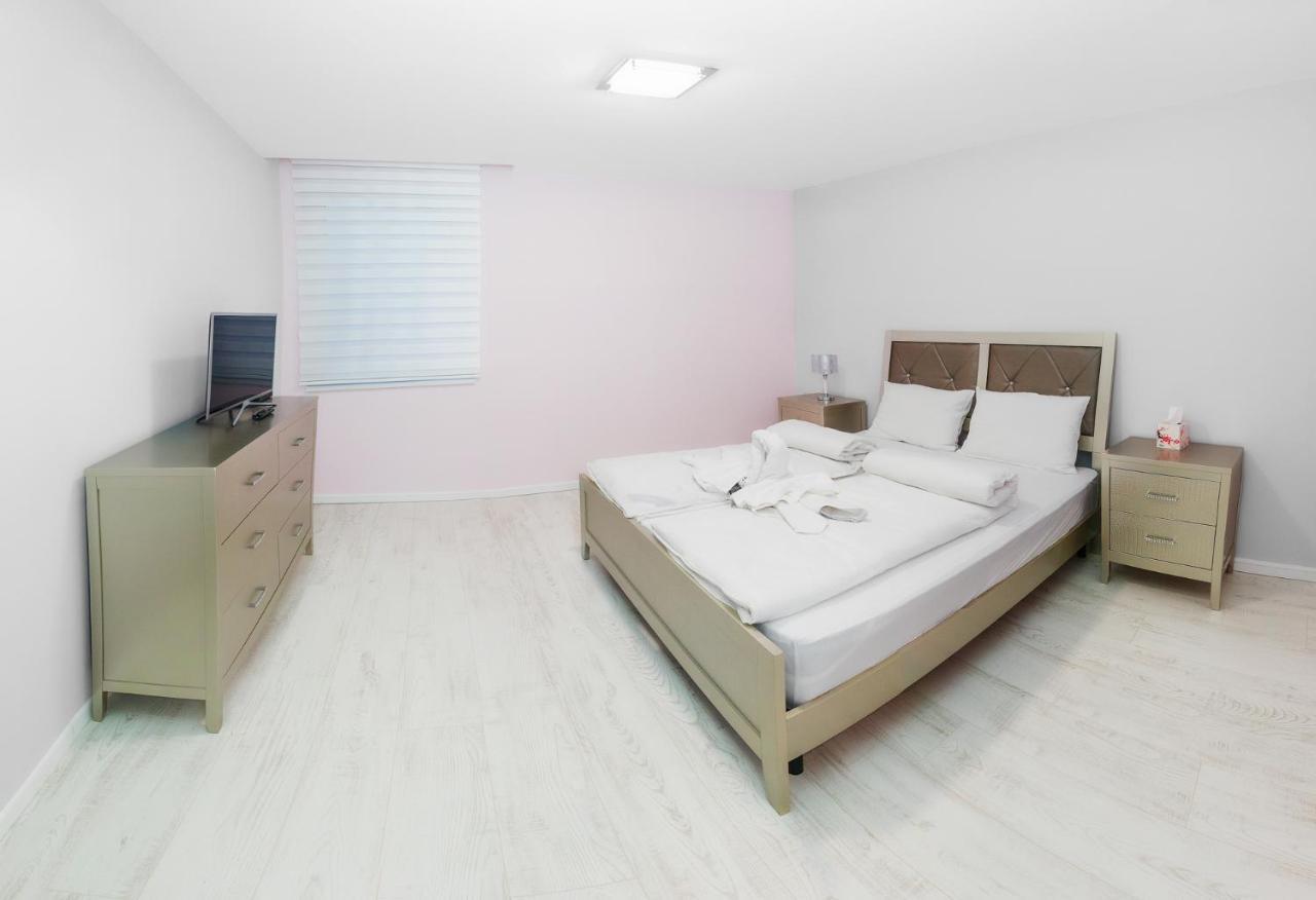 Corso Lux Apartman Gyula Ngoại thất bức ảnh